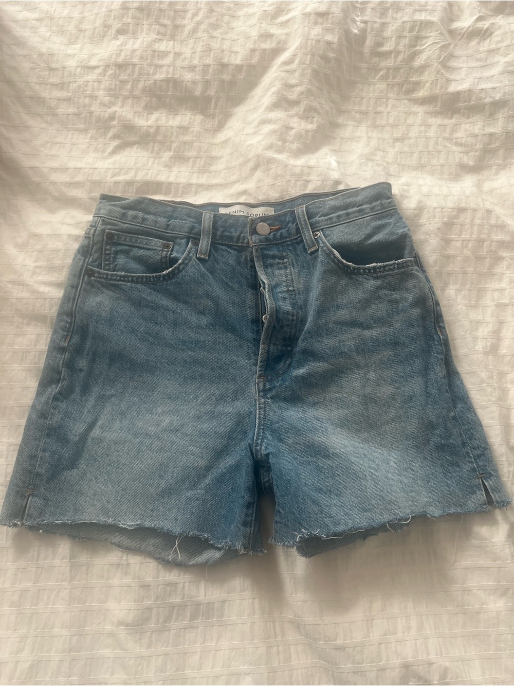 Aritzia Denim Forum the Yoko Mid Thigh Shorts Jorts